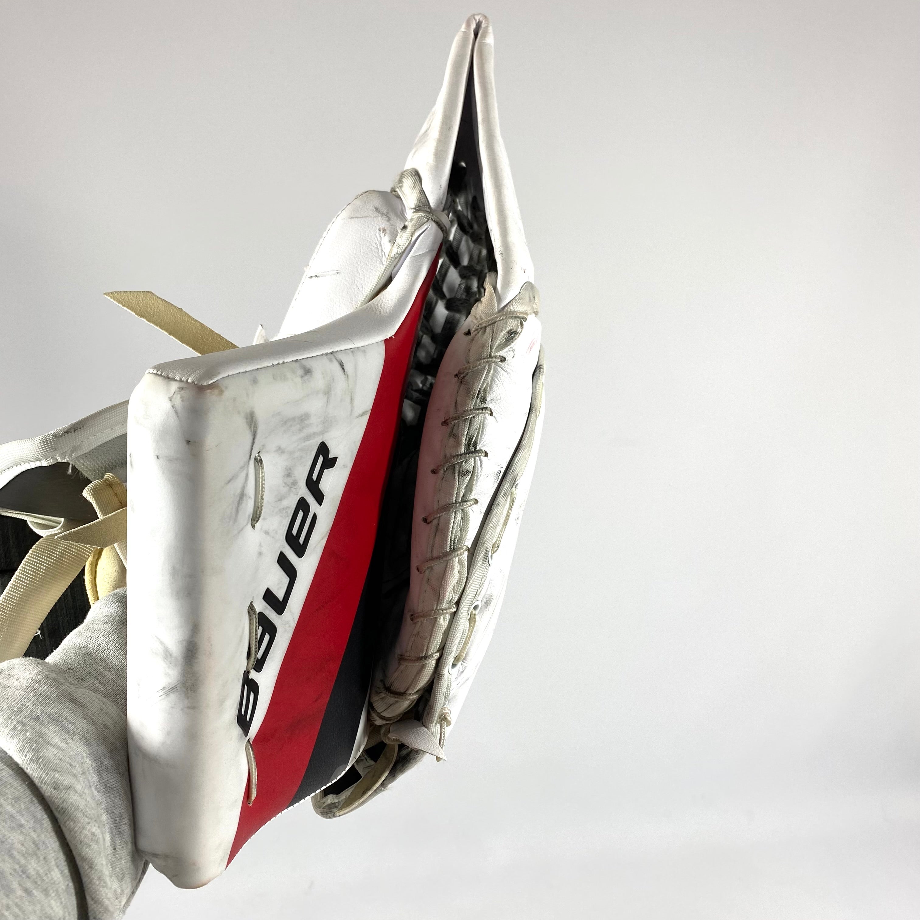 Bauer Supreme Mach - Gant de gardien de but Pro Stock d'occasion (blanc/rouge/noir)